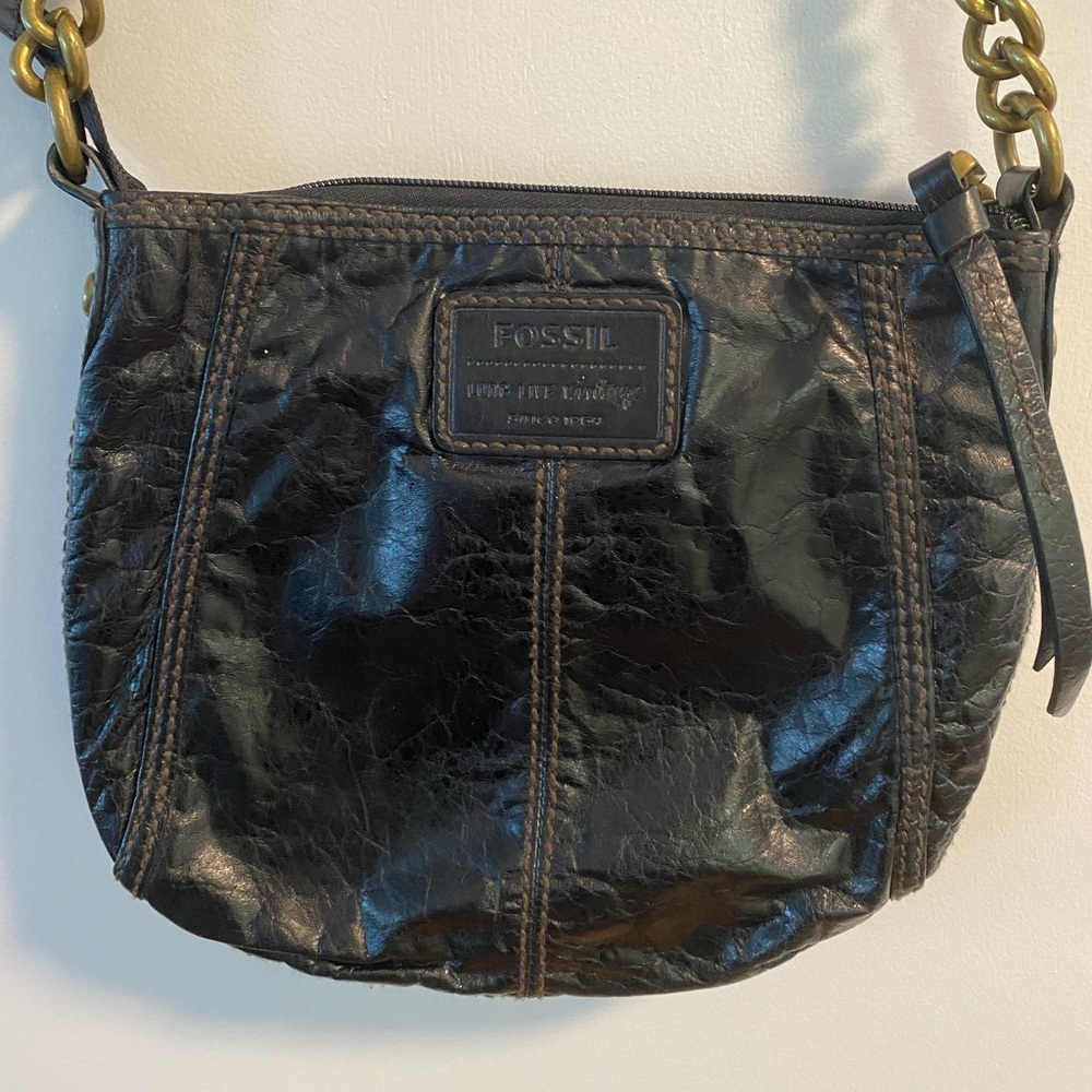Fossil Live Love Vintage Dark Brown Crossbody.  9.5”H, 8.5” W, 1” D.